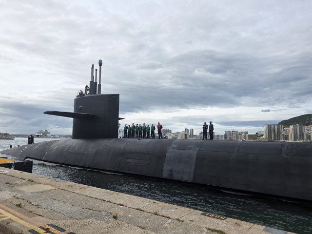 Un submarino nuclear de misiles balísticos tipo Ohio atracado en Gibraltar