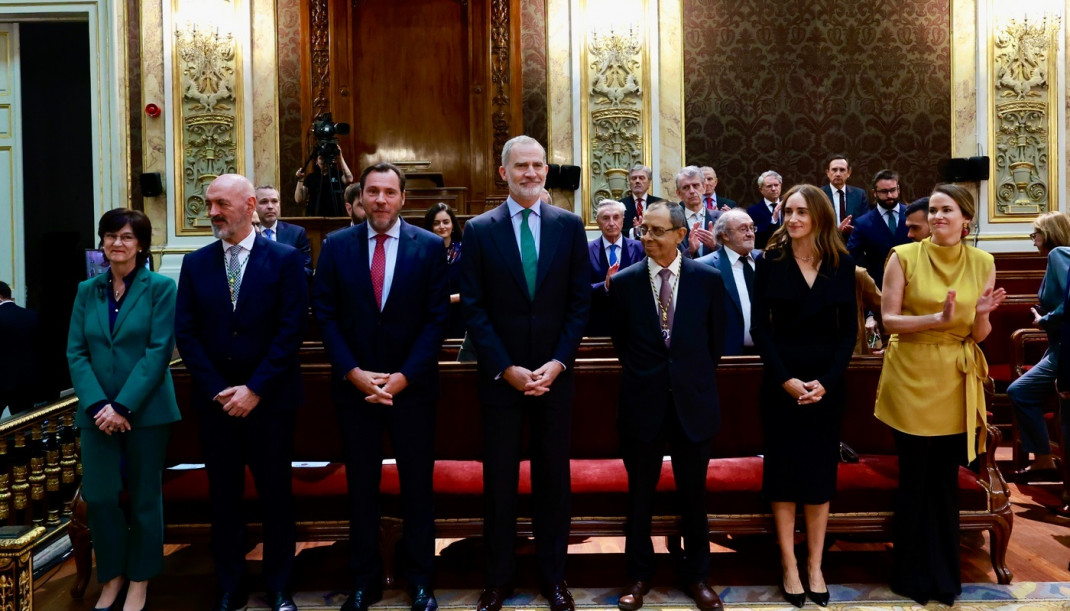 EE Rey preside el homenaje al profesor, diputado, jurista global y padre del derecho público económico, Gaspar Ariño Ortiz, organizado por la Real Academia de Doctores de España.