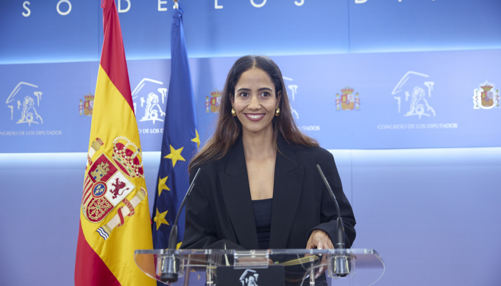 La portavoz del Grupo Parlamentario Plurinacional SUMAR, Tesh Sidi, durante una rueda de prensa, en el Congreso de los Diputados, a 12 de mayo de 2026, en Madrid (España).