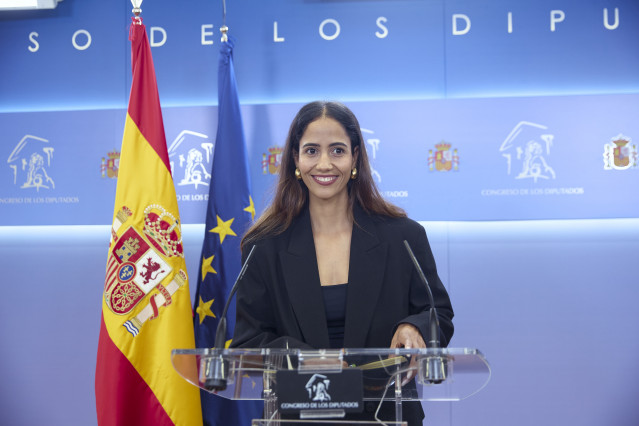 La portavoz del Grupo Parlamentario Plurinacional SUMAR, Tesh Sidi, durante una rueda de prensa, en el Congreso de los Diputados, a 12 de mayo de 2026, en Madrid (España).