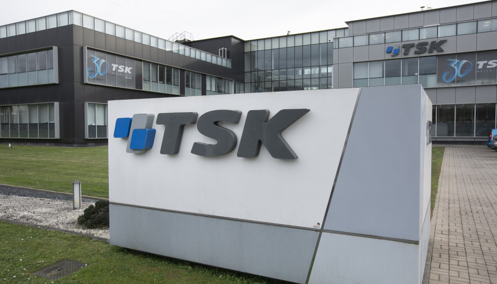 Archivo - Fachada de la empresa TSK, a 13 de febrero de 2025, en Gijón, Asturias (España).