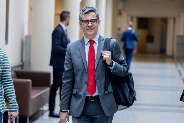 El ministro de la Presidencia, Justicia y Relaciones con las Cortes, Félix Bolaños, a su llegada a la sesión de control al Gobierno, a 21 de abril de 2026, en Madrid (España).