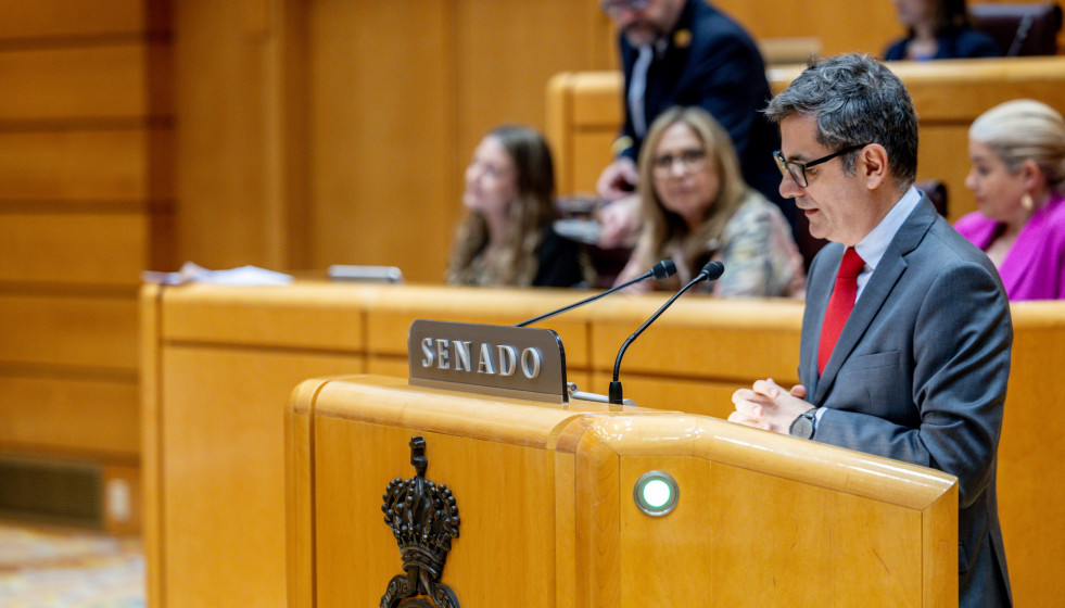 El ministro de la Presidencia, Justicia y Relaciones con las Cortes, Félix Bolaños, interviene durante la sesión de control al Gobierno, a 21 de abril de 2026, en Madrid (España).