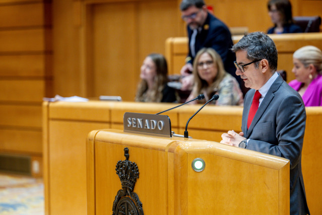 El ministro de la Presidencia, Justicia y Relaciones con las Cortes, Félix Bolaños, interviene durante la sesión de control al Gobierno, a 21 de abril de 2026, en Madrid (España).