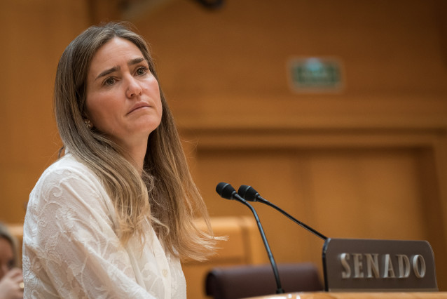 Archivo - La vicepresidenta tercera y ministra para la Transición Ecológica y el Reto Demográfico, Sara Aagesen, interviene durante una sesión plenaria en el Senado, a 21 de mayo de 2025, en Madrid (España).