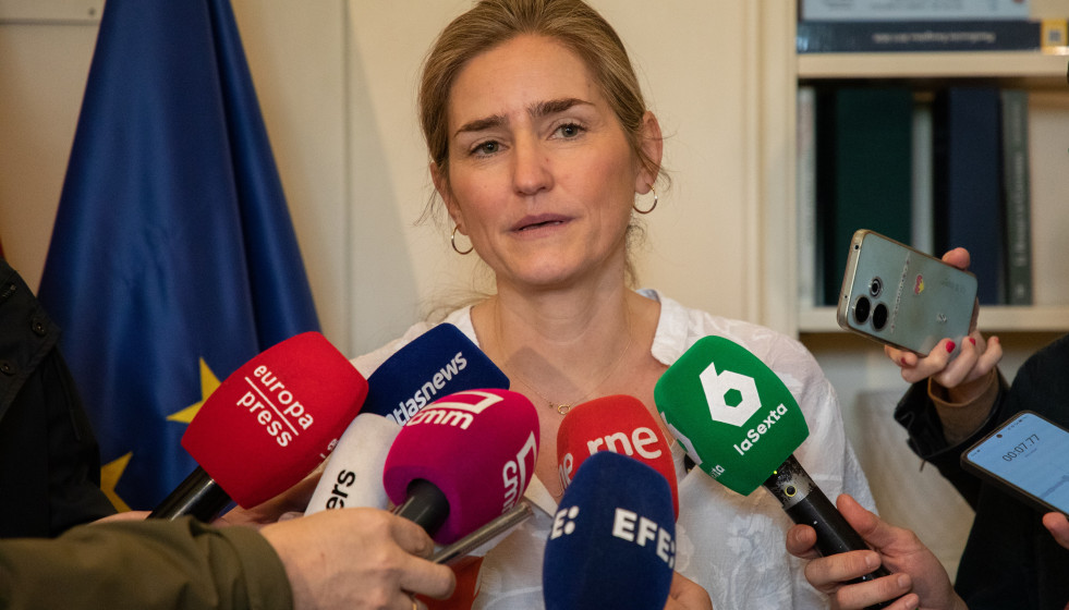 Archivo - La vicepresidenta tercera y ministra para la Transición Ecológica y el Reto Demográfico, Sara Aagesen, atiende a los medios tras un encuentro con agentes del sector gasista.