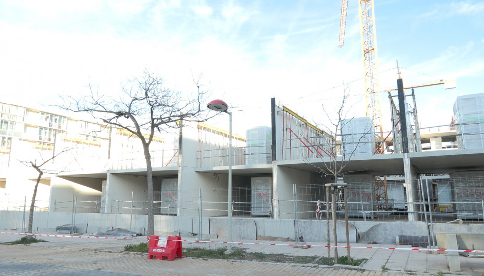 Archivo - Bloque de pisos en construcción