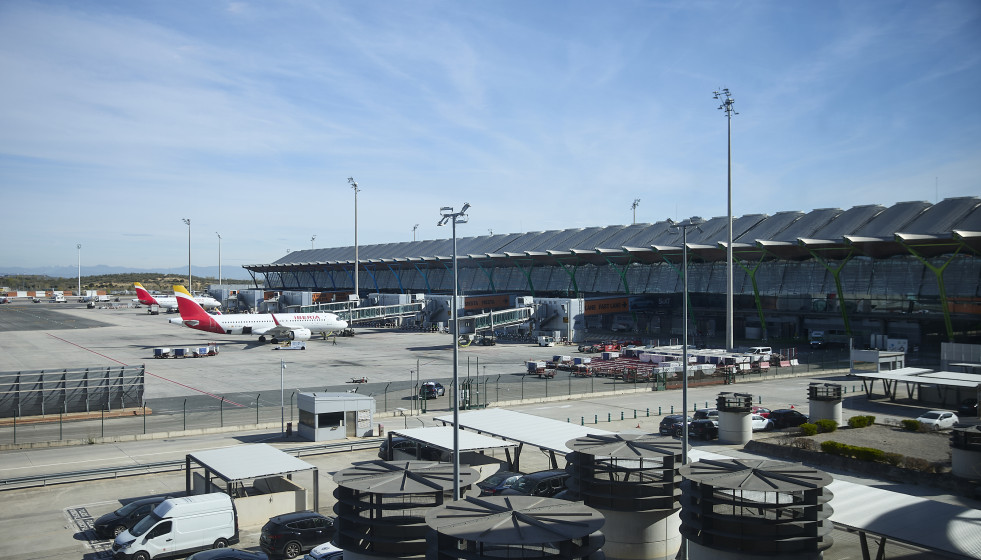 Archivo - Aviones en la Terminal T4 del Aeropuerto Adolfo Suárez Madrid-Barajas, a 30 de marzo de 2026, en Madrid (España).