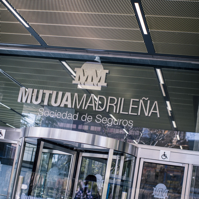 Archivo - Imagen de recurso de la fachada de la sede de Mutua Madrileña.