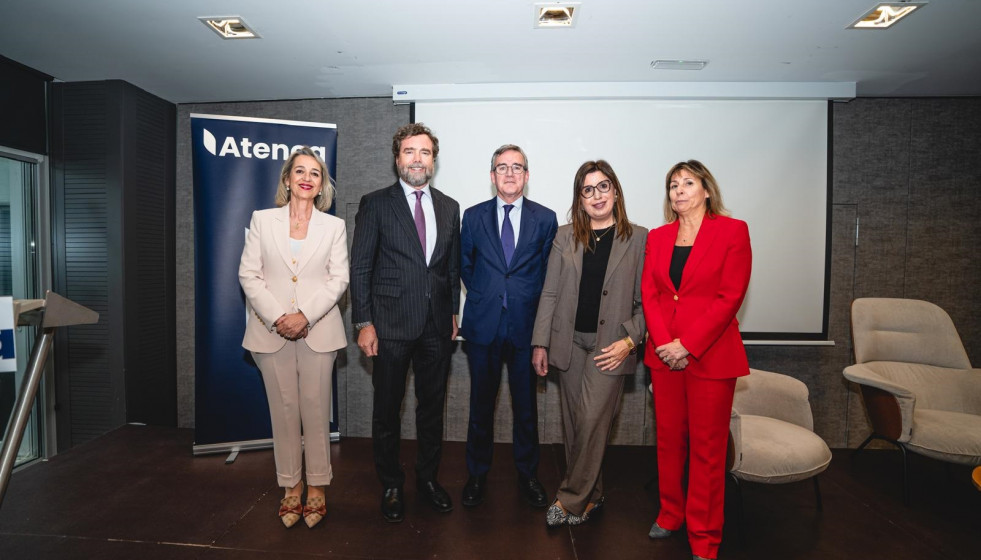 Presentación del informe 'La vivienda tiene solución'.