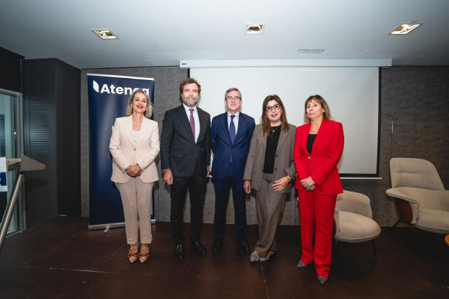 Presentación del informe 'La vivienda tiene solución'.