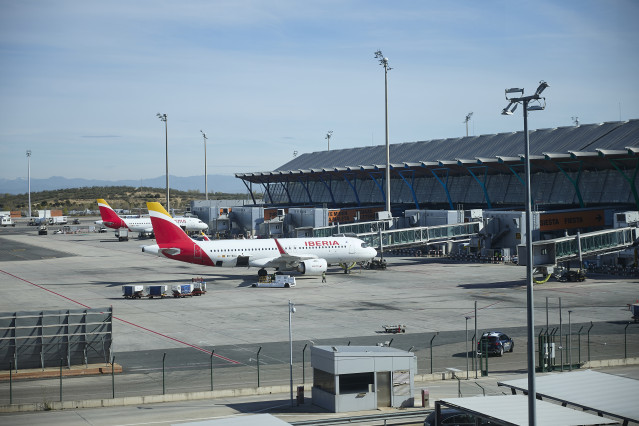 Archivo - Aviones en la Terminal T4 del Aeropuerto Adolfo Suárez Madrid-Barajas, a 30 de marzo de 2026, en Madrid (España).