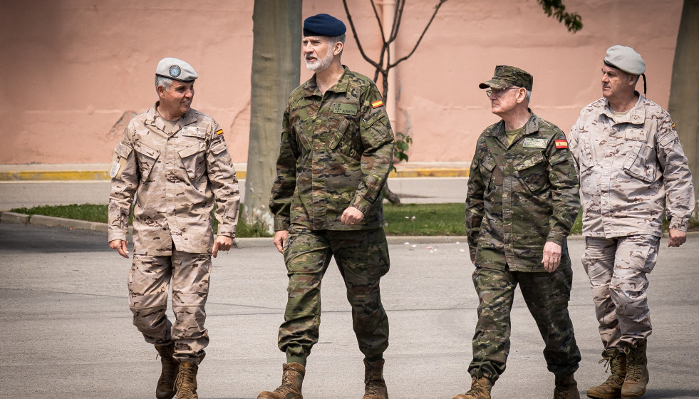 El Rey Felipe VI durante la visita a las instalaciones del Mando Conjunto del Ciberespacio (MCCE) en la Base de Retamares, a 14 de mayo de 2026, en Pozuelo de Alarcón, Madrid (España).