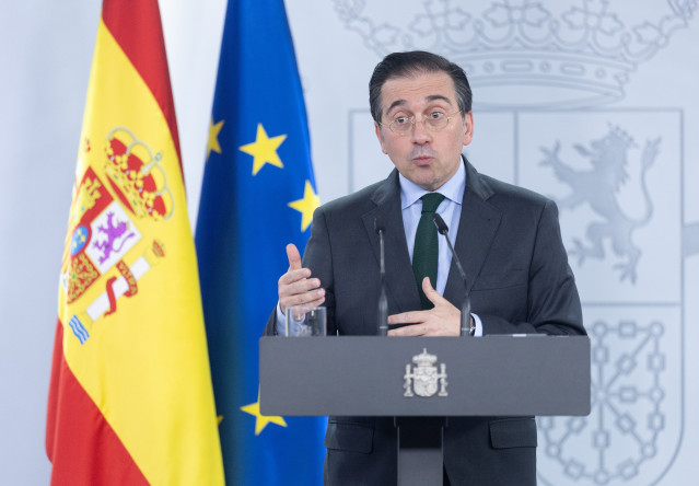 Archivo - El ministro de Asuntos Exteriores, Unión Europea y Cooperación, José Manuel Albares, ofrece una rueda de prensa en el Palacio de la Moncloa, a 13 de marzo de 2025, en Madrid (España).