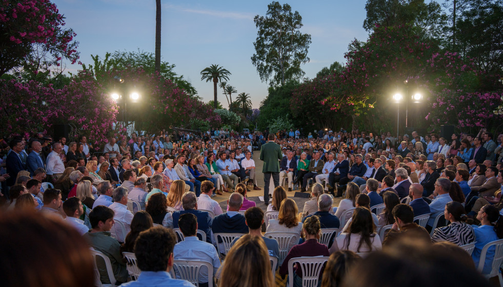 El presidente del PP de Andalucía y candidato a la reelección a la Junta, Juanma Moreno, en el acto de inicio de campaña de las elecciones de 17M.
