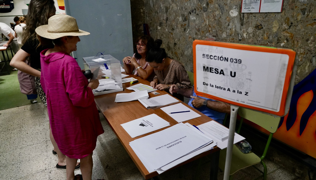 Archivo - Una mesa electoral en las últimas elecciones