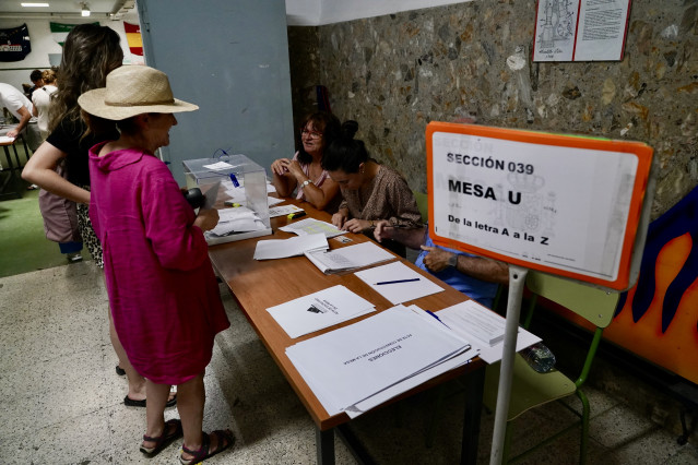 Archivo - Una mesa electoral en las últimas elecciones