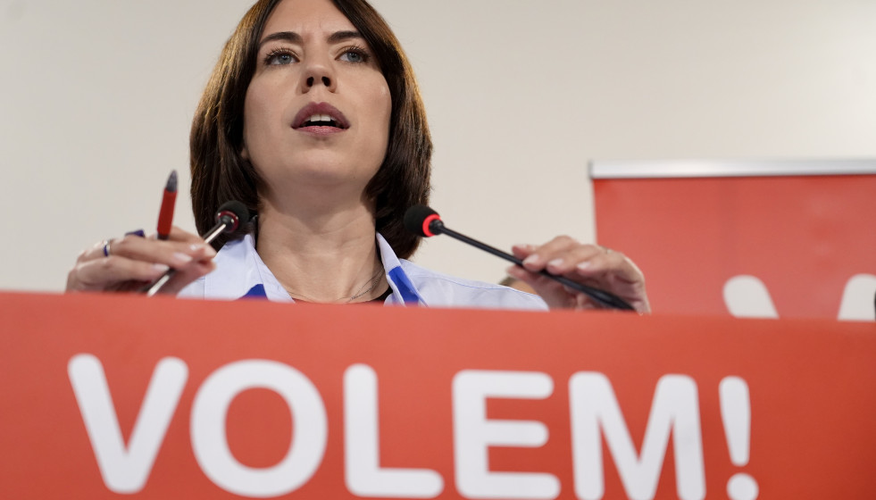 Archivo - La secretaria general del PSPV-PSOE, Diana Morant, comparece ante los medios