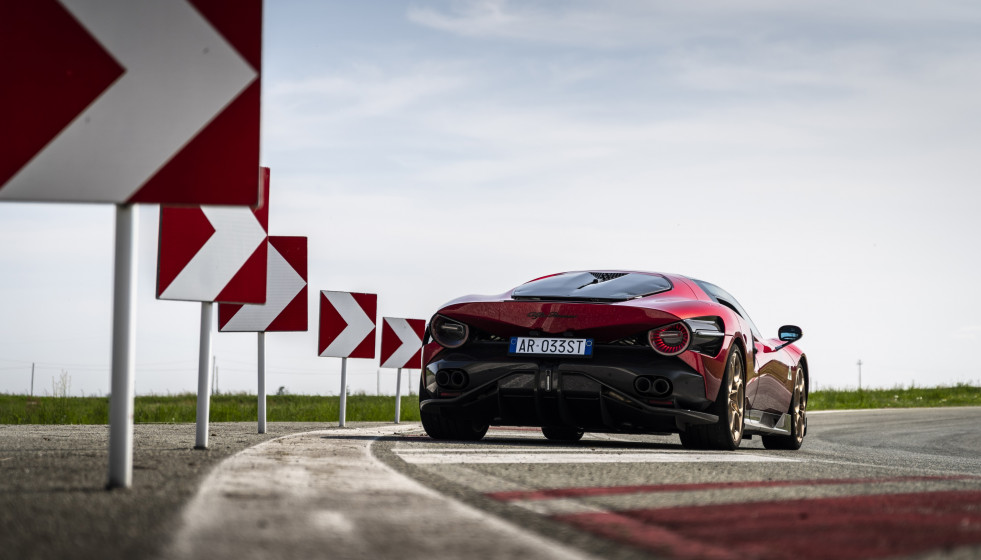 Archivo - Alfa Romeo 33 Stradale