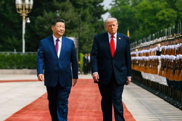 14 de mayo de 2026, Pekín, China El presidente chino Xi Jinping, a la izquierda, acompaña al presidente estadounidense Donald Trump   EP