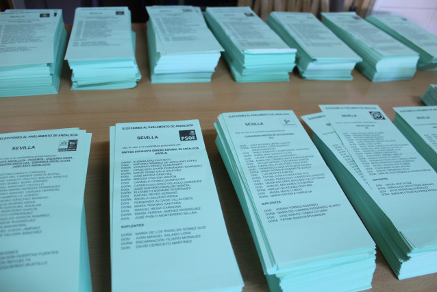 Archivo - Papeletas para las elecciones al Partalento de Andalucía
