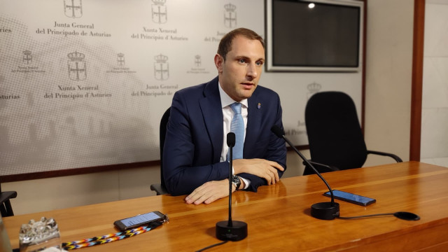 Archivo - El diputado de Foro Asturias Adrián Pumares.