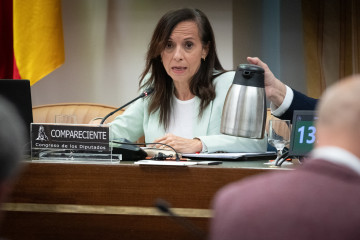 La presidenta de Redeia Corporación S.A., Beatriz Corredor Sierra, a su llegada para comparecer ante la comisión de investigación del apagón, en el Congreso de los Diputados, a 18 de mayo de 2026,