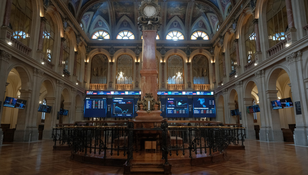 Archivo - Interior del Palacio de la Bolsa, a 22 de septiembre de 2023, en Madrid (España).