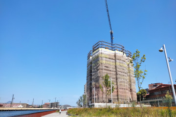 Archivo - Viviendas en construcción en Bilbao