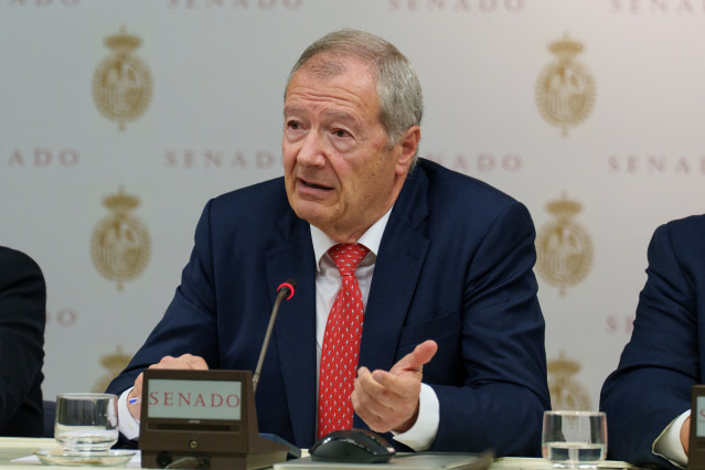 El presidente de la Comisión de Investigación de Accidentes Ferroviarios (CIAF), Ignacio Barrón de Angoiti, en una comparecencia ante la Comisión de Investigación sobre el estado de la red ferroviaria en España, a 27 de abril de 2026, en Madrid (España).