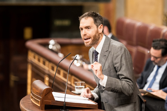 Archivo - El diputado navarro del PP Sergio Sayas durante un pleno en el Congreso
