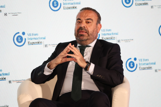 El presidente y CEO de Meliá, Gabriel Escarrer, durante la primera jornada del VII Foro Internacional Expansión, en el Parador de Alcalá de Henares, a 19 de mayo de 2025, en Alcalá de Henares, Madrid (España).