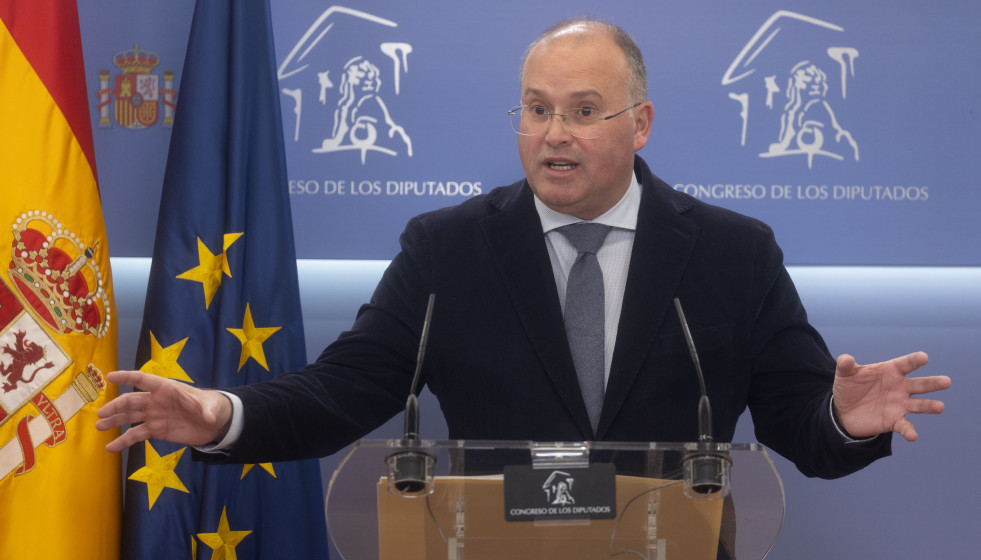 Archivo - El portavoz del PP en el Congreso, Miguel Tellado, durante una rueda de prensa posterior a la Junta de Portavoces, a 5 de diciembre de 2024, en Madrid (España).