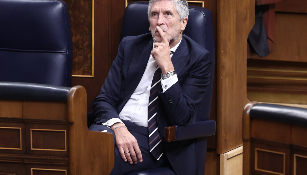 Archivo - El ministro de Interior, Fernando Grande Marlaska, durante un pleno en el Congreso de los Diputados.