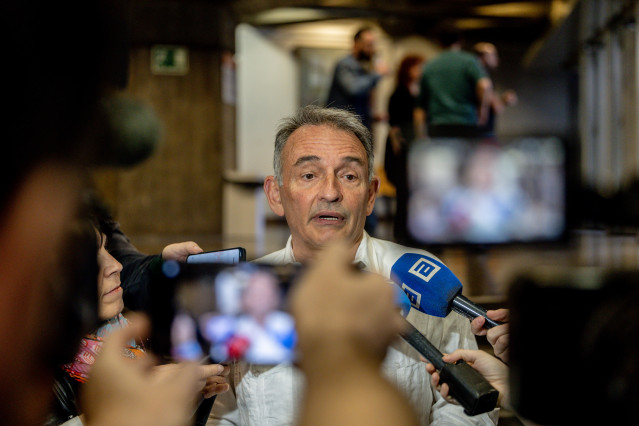 El portavoz de IU y diputado de Sumar, Enrique Santiago