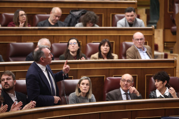 Archivo - El diputado de Sumar Enrique Santiago interviene durante una sesión plenaria, en el Congreso de los Diputados, a 26 de marzo de 2026, en Madrid (España). El Congreso celebra hoy un pleno e