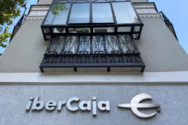 Archivo - Oficina de Ibercaja.