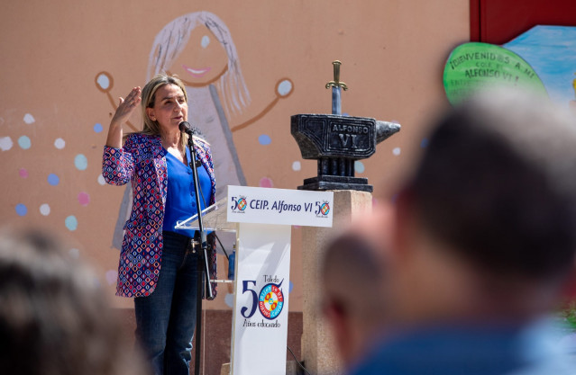 La ministra de Educación, Formación Profesional y Deportes, Milagros Tolón, en el acto del colegio Alfonso VI
