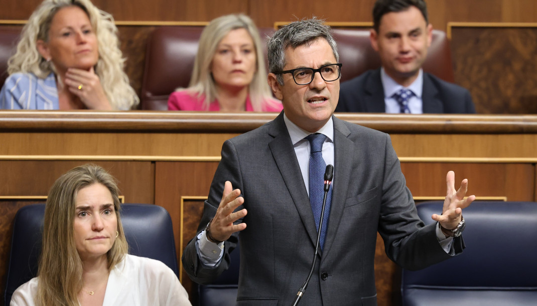 El ministro de la Presidencia, Justicia y Relaciones con las Cortes, Félix Bolaños, interviene durante una sesión de control al Gobierno, en el Congreso de los Diputados, a 20 de mayo de 2026, en M