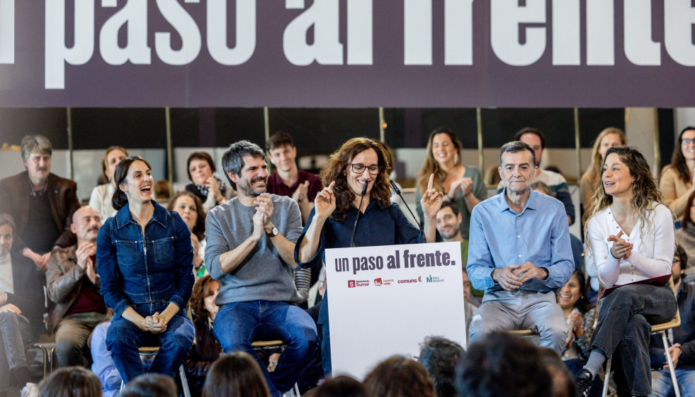 Archivo - La portavoz de Más Madrid en el Ayuntamiento, Rita Maestre (d), la ministra de Sanidad, Mónica García (c), el coordinador federal de IU, Antonio Maillo (2d), la coordinadora general de Su