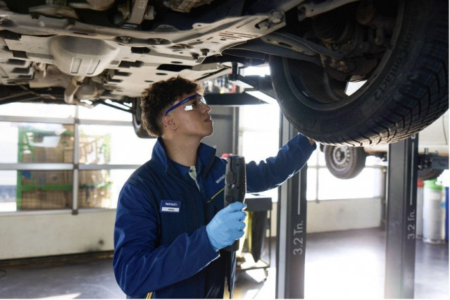 Norauto, mecánico, reparación, taller de coches