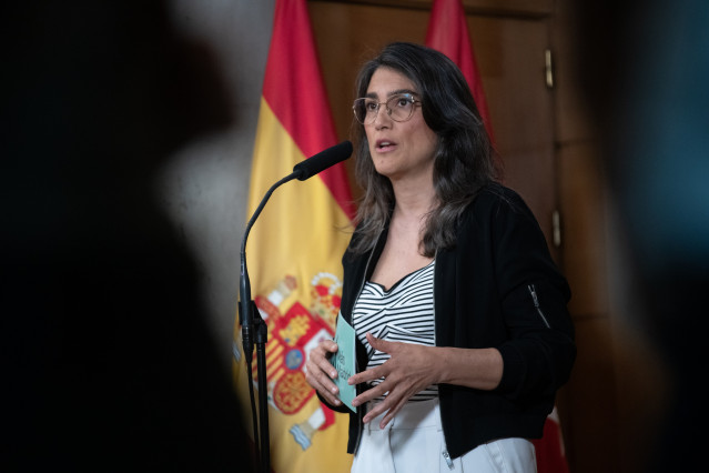 La portavoz de Más Madrid en la Asamblea, Manuela Bergerot, durante una sesión plenaria en la Asamblea de Madrid