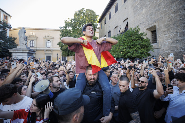 Archivo - Vito Quiles, en un acto de 'España combativa' convocado en la Facultad de Derecho de la Universidad de Granada