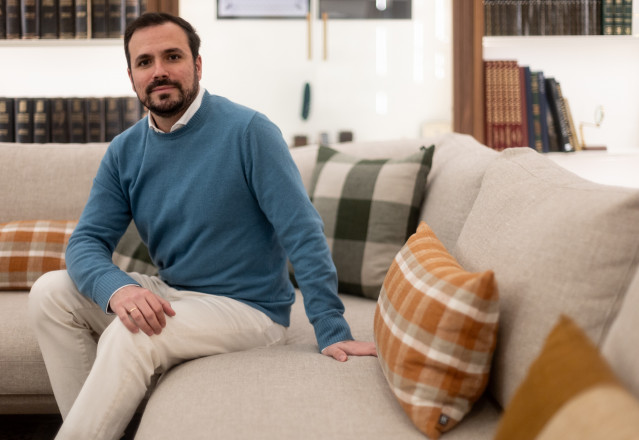 Archivo - El ex ministro de Consumo y coordinador federal de Izquierda Unida, Alberto Garzón, durante una entrevista para Europa Press, en el Hotel Casa de las Artes Meliá Collection, a 28 de enero de 2026, en Madrid (España). Garzón está promocionando su