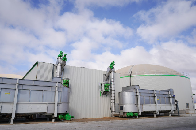 Archivo - Instalaciones de la primera planta agroindustrial de biometano de Andalucía en La Calahorra (Granada).