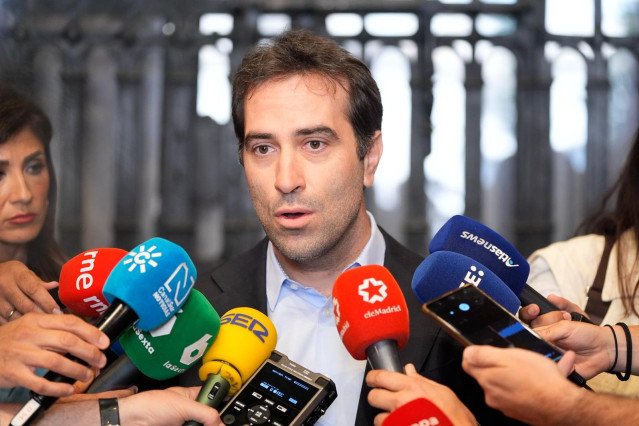 El vicepresidente primero del Gobierno, Carlos Cuerpo, en una atención a medios en Sevilla.