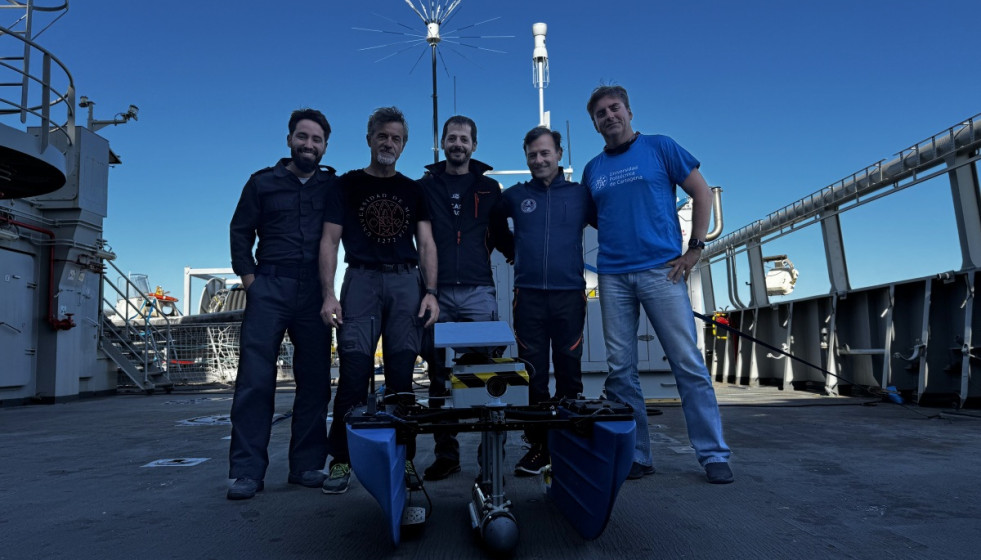El grupo de investigadores de la UPCT y la UMU que ha participado en el ejercicio Flotex-26 de la Armada