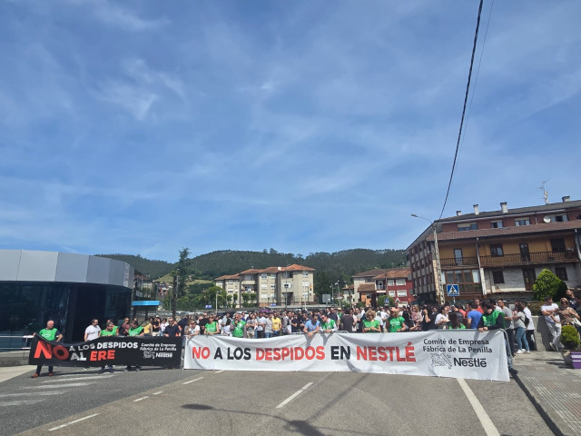 Paros de Nestlé en La Penilla en el tercer día de negociación del ERE