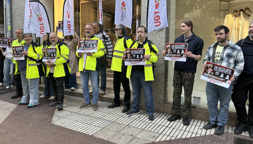 EuropaPress 7448453 concentracion ugt frente zara