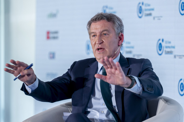 El presidente del PP, Alberto Núñez Feijóo, durante la segunda jornada del VII Foro Internacional Expansión, en el Parador de Alcalá de Henares, a 20 de mayo de 2025, en Alcalá de Henares, Madrid (España).